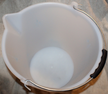 Bucket white 17 litres with spout and inner scale, industrial bucket