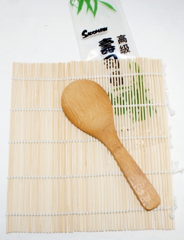 Sushi mat with spoon