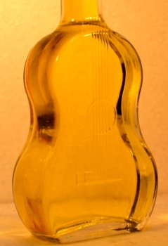 Gitarre - 500 ml - Flasche, inklusive Holzgriffkorken