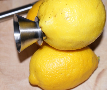 Lemon pourer by Westmark