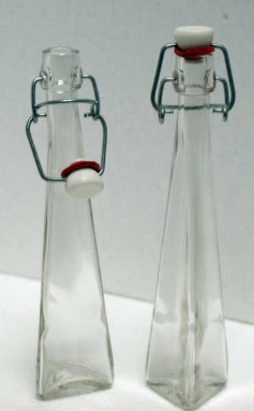 Dreikantflasche 0,04 l weiss mit Bügelverschluß