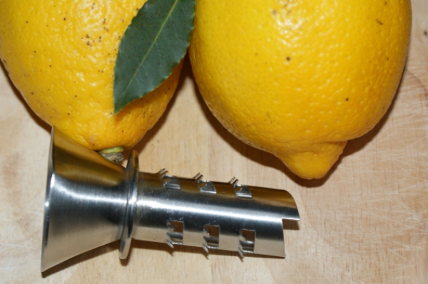 Lemon pourer by Westmark