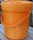 Eimer m Deckel orange
